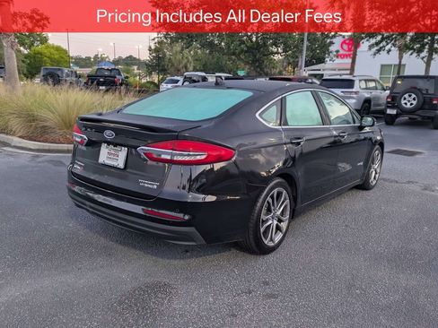 Used 2019 Ford Fusion Titanium FWD image 4