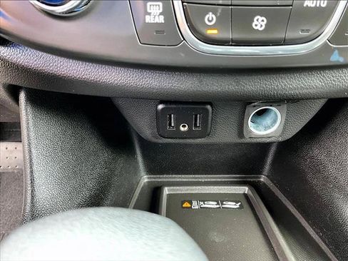 Used 2023 Chevrolet Traverse LT FWD image 26