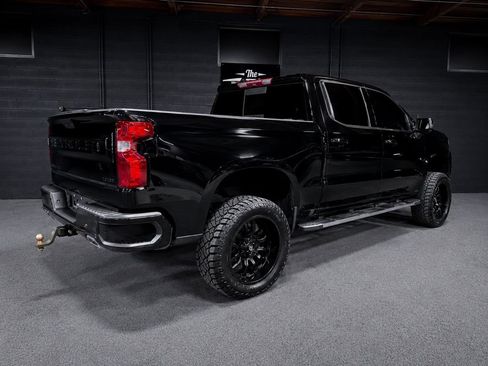 Used 2019 Chevrolet Silverado 1500 High Country w/ Technology Package AWD/4WD image 7