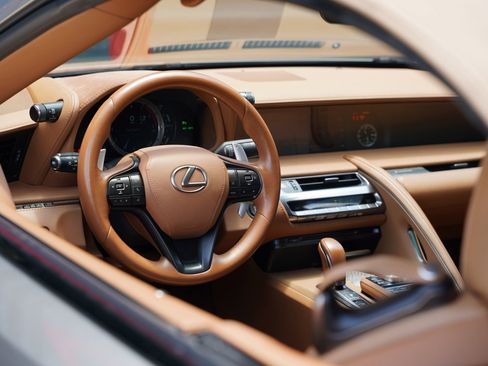 Used 2021 Lexus LC 500 Convertible w/ Touring Package RWD image 18