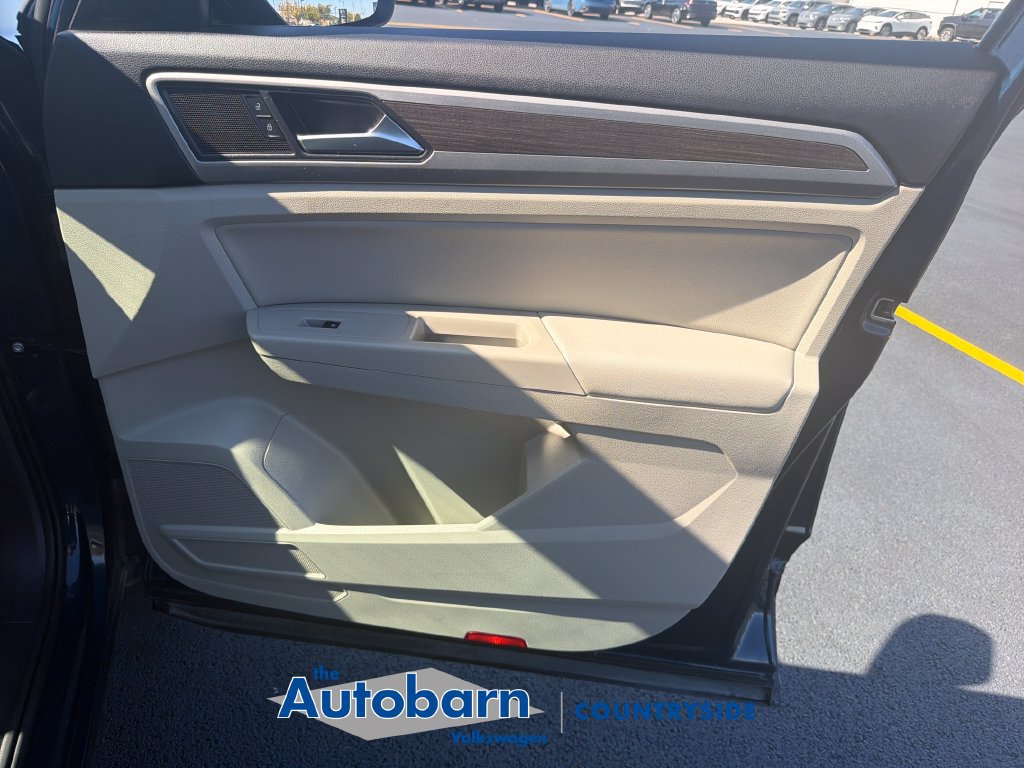 Certified 2020 Volkswagen Atlas SE w/ Panoramic Sunroof Package AWD/4WD image 28