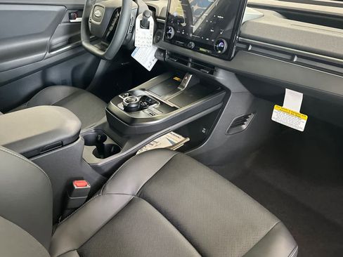 New 2026 Subaru Solterra Limited image 17