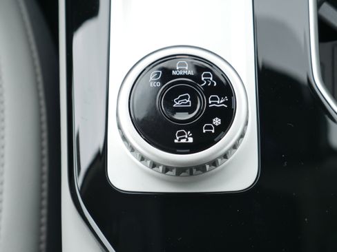 New 2026 Mitsubishi Outlander SEL image 24