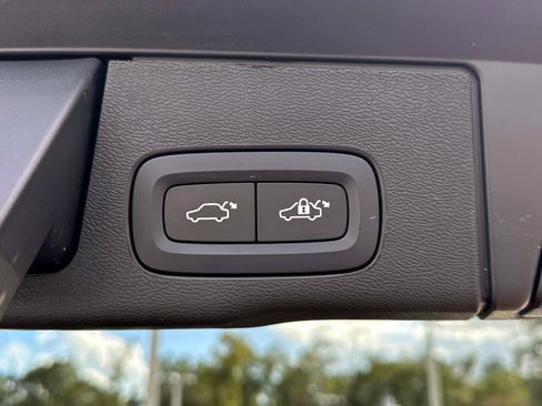 Certified 2025 Volvo XC60 B5 Plus image 12