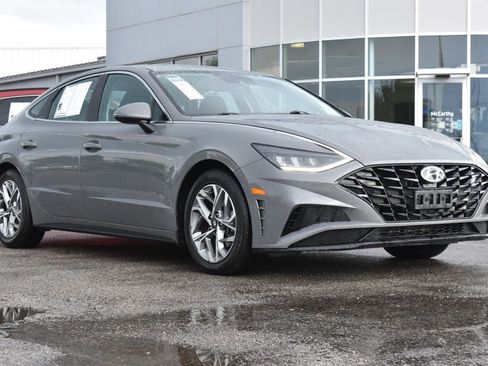 Used 2023 Hyundai Sonata SEL FWD image 2