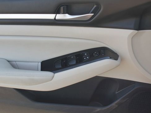 Used 2024 Nissan Altima 2.5 SL image 29