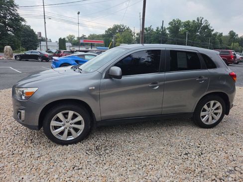 Used 2014 Mitsubishi Outlander Sport SE AWD/4WD image 3