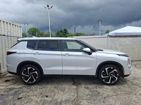 Used 2024 Mitsubishi Outlander SE AWD/4WD image 8