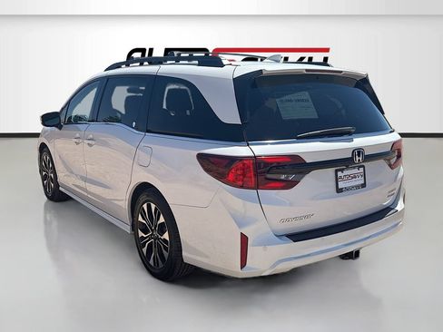 Used 2025 Honda Odyssey Elite image 5