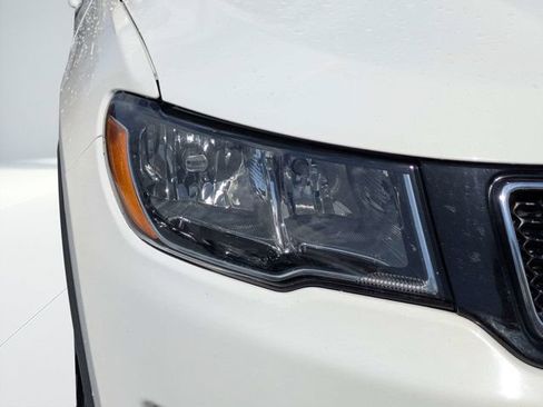 Used 2017 Jeep Compass Latitude w/ Popular Equipment Group FWD image 9