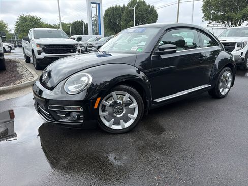 Used 2019 Volkswagen Beetle 2.0T SE w/ SE Premium Package FWD image 5