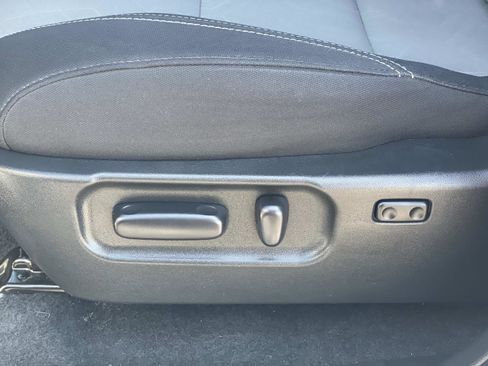 Used 2023 Toyota Tacoma TRD Off-Road image 18