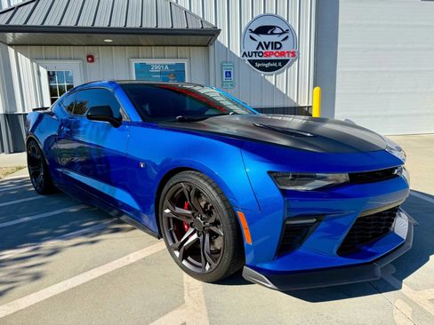Used 2017 Chevrolet Camaro SS image 2