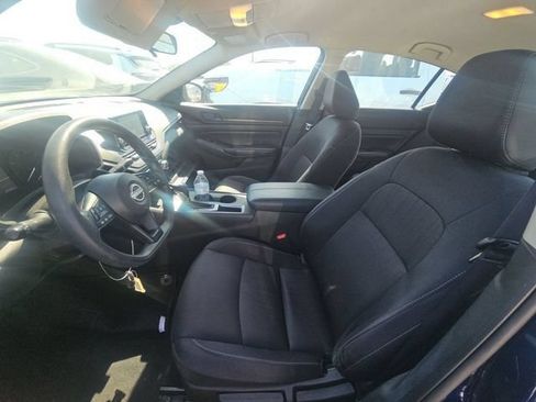 Used 2024 Nissan Altima 2.5 S FWD image 3