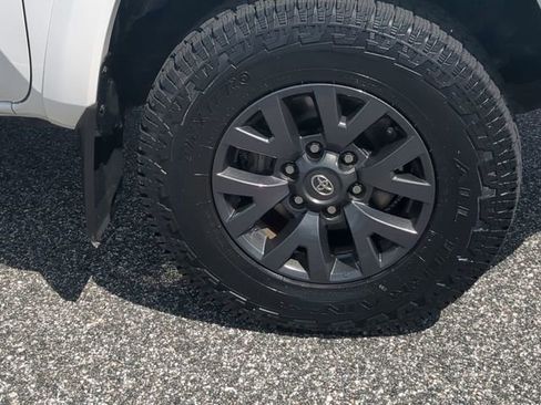 Used 2022 Toyota Tacoma SR5 image 11