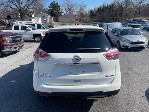 Used 2016 Nissan Rogue SV w/ SV Premium Package AWD/4WD image 5