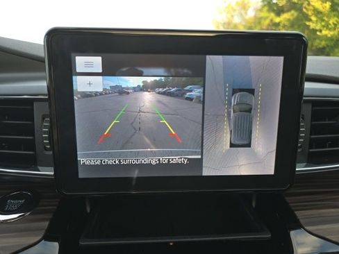 Certified 2022 Ford Explorer Limited w/ Equipment Group 301A image 18