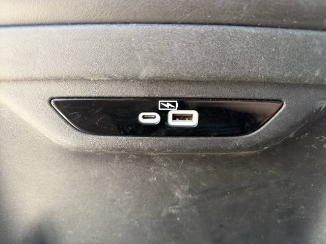 Used 2023 Chrysler Pacifica Touring-L FWD image 25