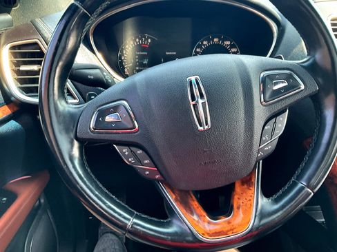 Used 2018 Lincoln MKX Reserve w/ Lincoln MKX Climate Package image 36