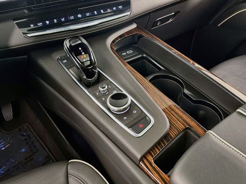 Used 2023 Cadillac Escalade Premium Luxury AWD/4WD image 6