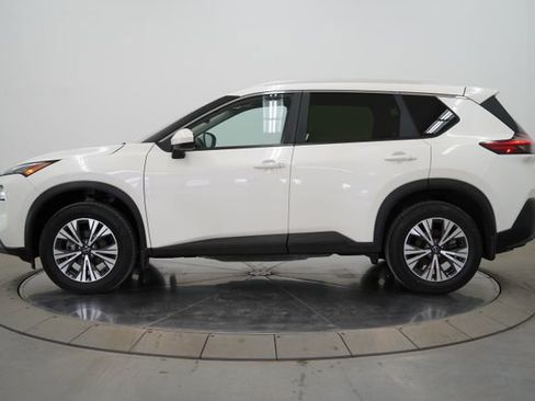 Used 2023 Nissan Rogue SV w/ SV Premium B Package image 4