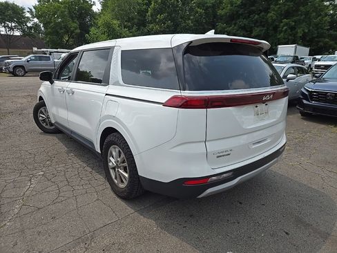 Used 2024 Kia Carnival LX FWD image 4