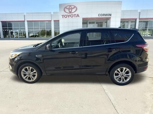 Used 2017 Ford Escape SE FWD image 8