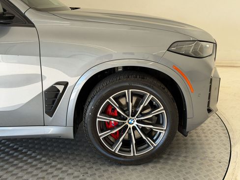 Certified 2024 BMW X5 xDrive40i w/ M Sport Package AWD/4WD image 13