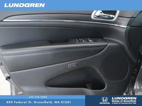 Used 2019 Jeep Grand Cherokee Limited w/ Luxury Group II image 15