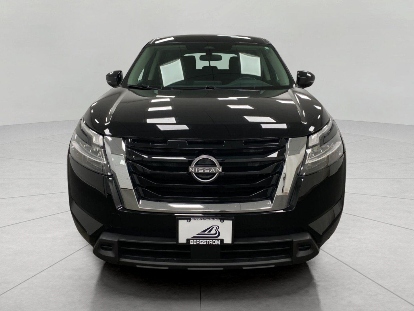 Used 2022 Nissan Pathfinder S AWD/4WD image 10