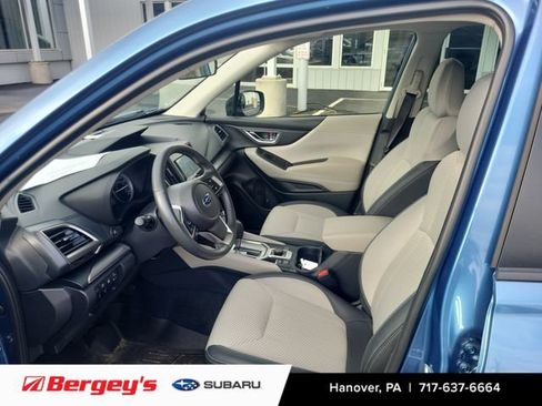 Used 2023 Subaru Forester Premium AWD/4WD image 8