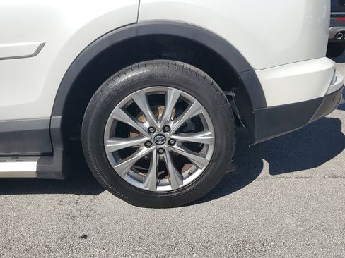 Used 2017 Toyota RAV4 Limited image 7