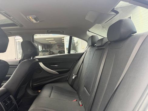 Used 2018 BMW 320i xDrive Sedan AWD/4WD image 21
