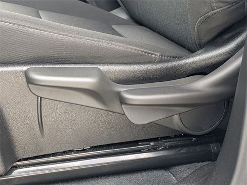 Used 2025 Chevrolet Colorado W/T image 18