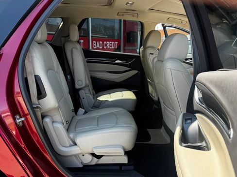 Used 2018 Buick Enclave Essence image 17