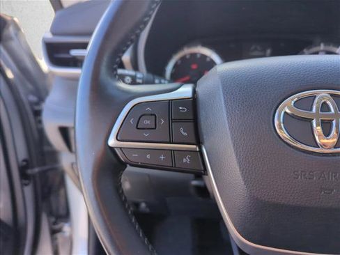 Used 2022 Toyota Highlander LE image 13