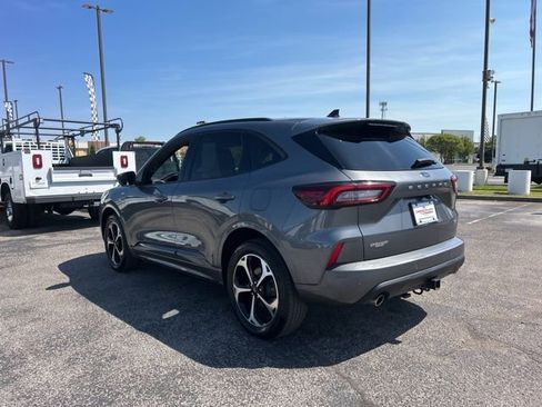 Used 2023 Ford Escape ST-Line Select w/ Tech Pack #2 AWD/4WD image 5