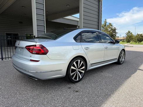 Used 2018 Volkswagen Passat 3.6 FWD image 10