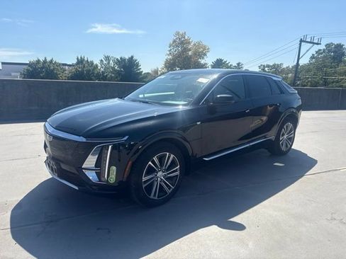 Certified 2024 Cadillac Lyriq Luxury AWD/4WD image 1