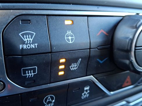 Certified 2022 Jeep Wrangler Unlimited Sahara image 24