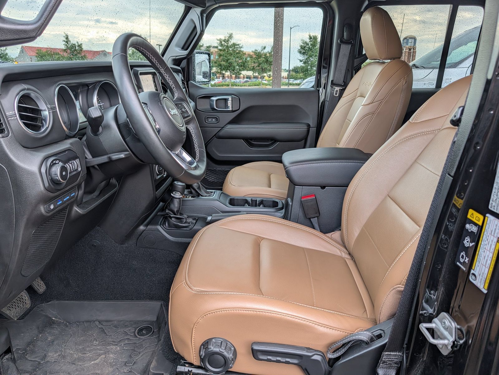Used 2022 Jeep Wrangler Unlimited Sahara w/ Cold Weather Group AWD/4WD image 14