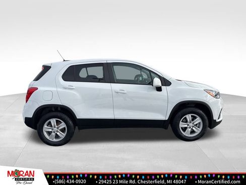 Used 2022 Chevrolet Trax LS w/ Fleet Convenience Package image 6