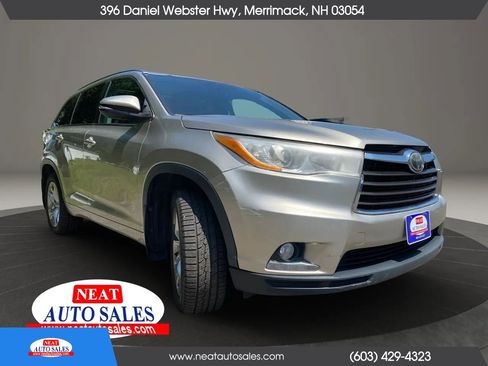 Used 2014 Toyota Highlander Limited Platinum AWD/4WD image 3