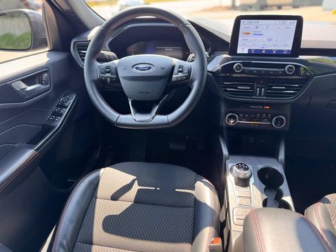 Used 2025 Ford Escape ST-Line AWD/4WD image 24
