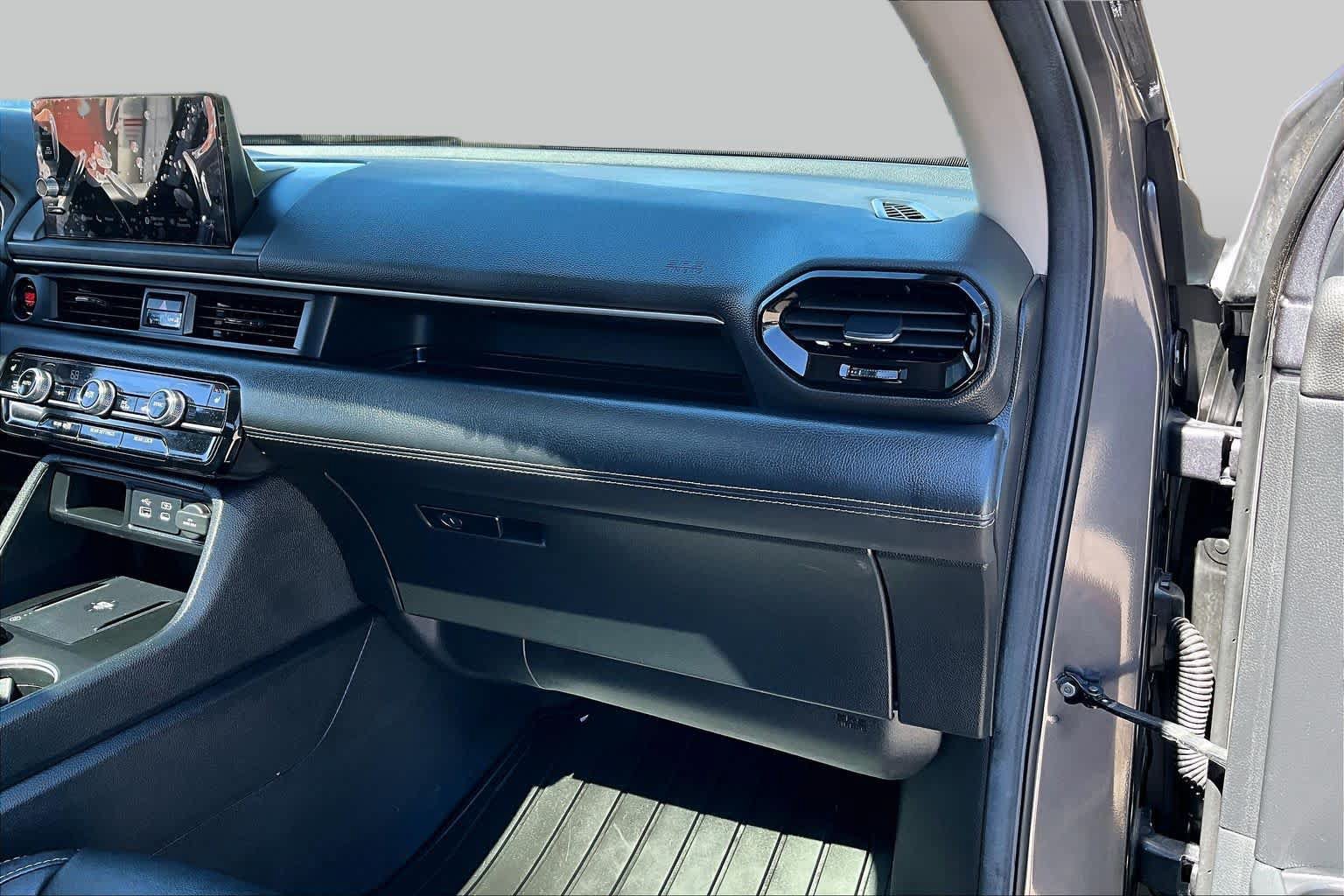 Used 2025 Honda Pilot Touring image 18