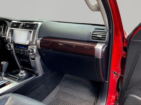 Used 2022 Toyota 4Runner Limited AWD/4WD image 26