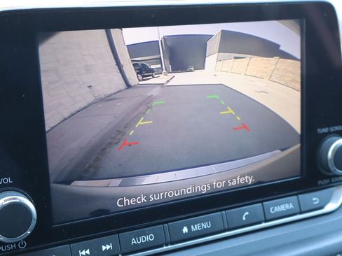 Used 2023 Nissan Rogue SV FWD image 7