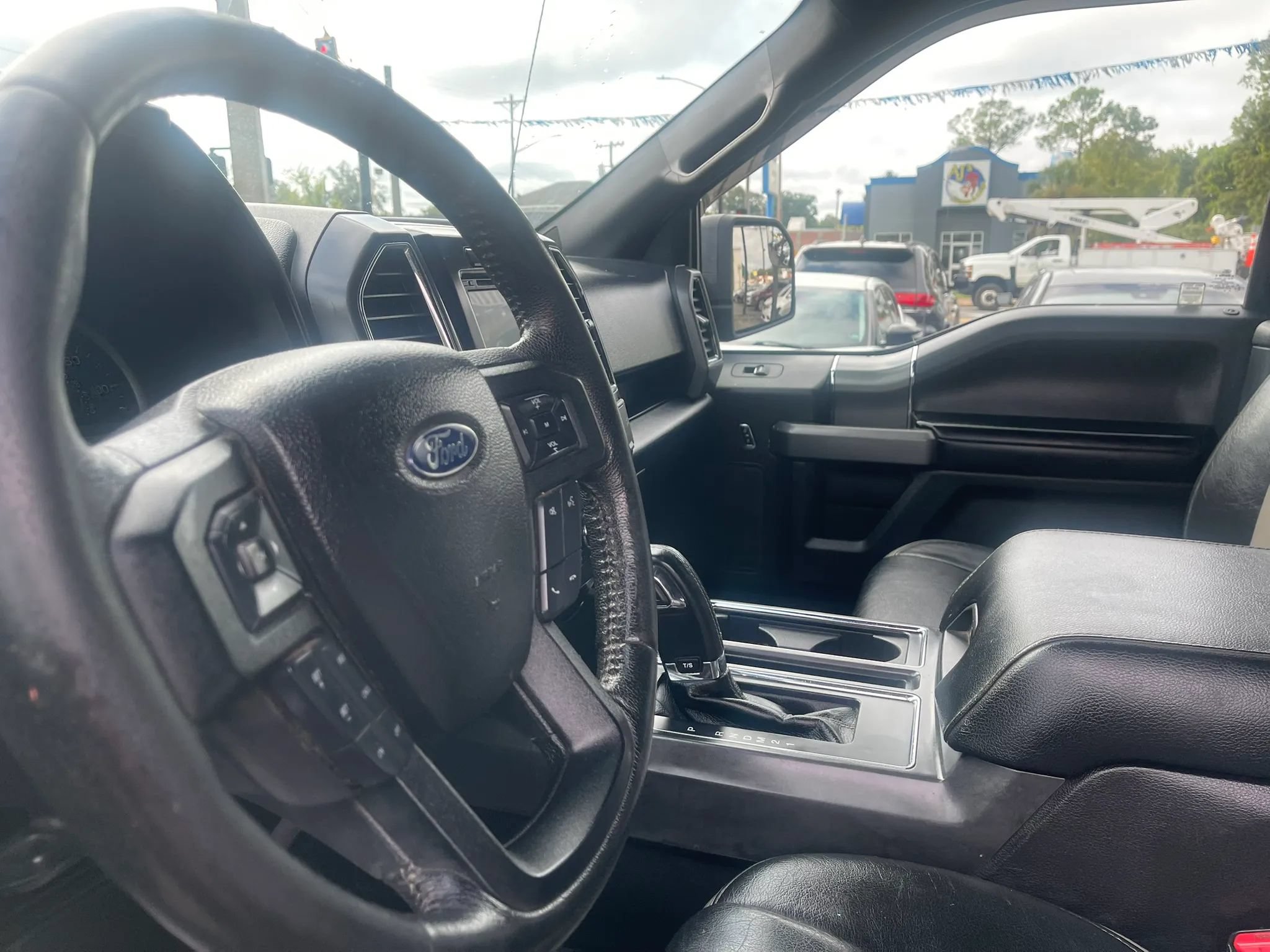 Used 2016 Ford F150 XLT w/ Equipment Group 301A Mid AWD/4WD image 11
