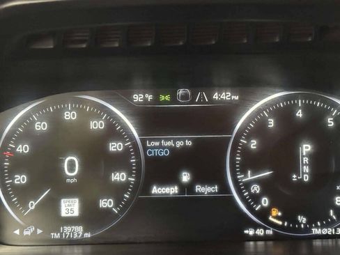 Used 2016 Volvo XC90 T6 Momentum w/ Momentum Plus Package AWD/4WD image 40