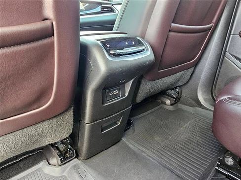 Used 2020 Cadillac XT6 Premium Luxury FWD image 17